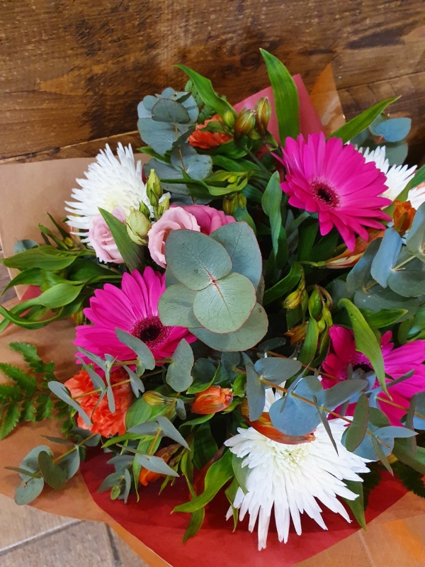 Hand tie Aqua Florist Choice