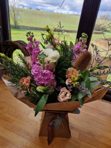 Hand tie Aqua Florist Choice