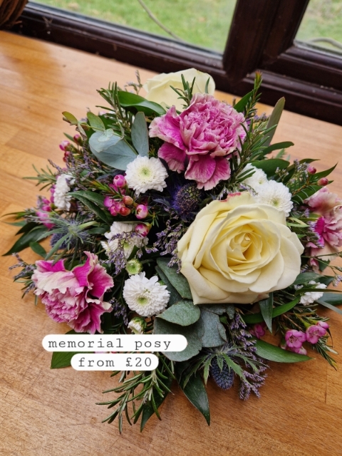 Memorial posy florist choice